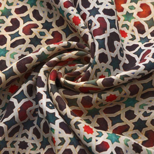 Primer plano del estampado del Pañuelo Modal Gannat plisado en espiral central
