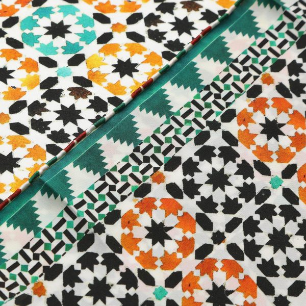 Diagonal del Pañuelo Seda Nur mostrando dos paños con su estampado y cenefa