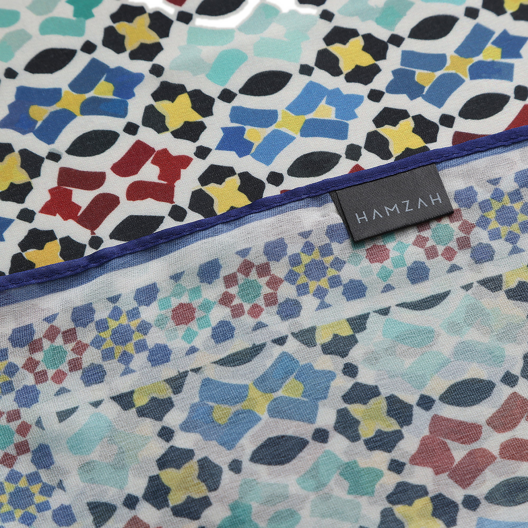Pañuelo Zahira, Poly Satin, 180 x 65 cm — detalle del tejido 3