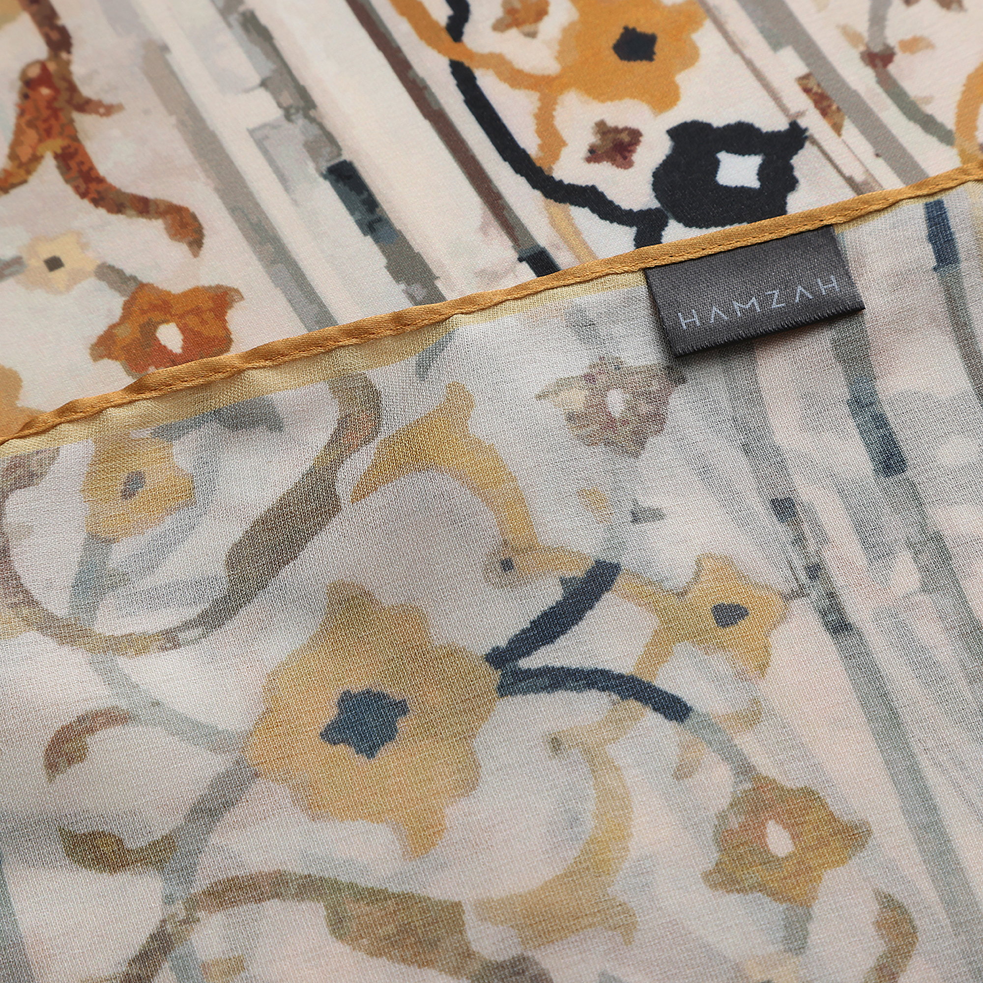 Pañuelo Yasmina, Poly Satin, 180 x 65 cm — detalle del tejido 5
