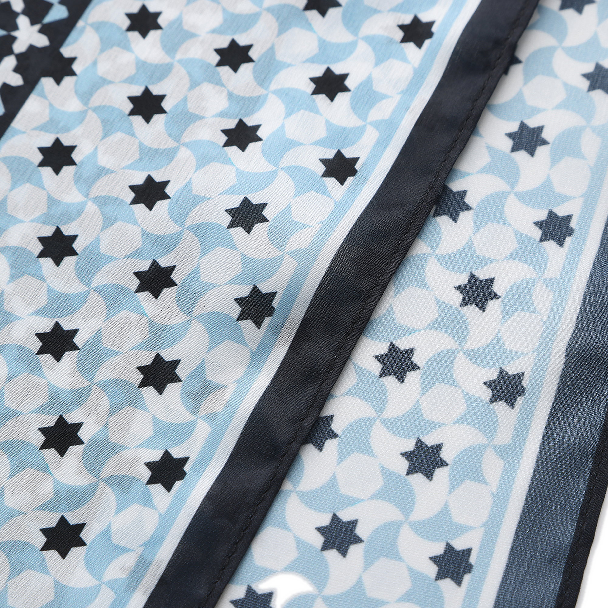 Pañuelo Zoraida, Poly Satin, 180 x 65 cm — detalle del tejido 3