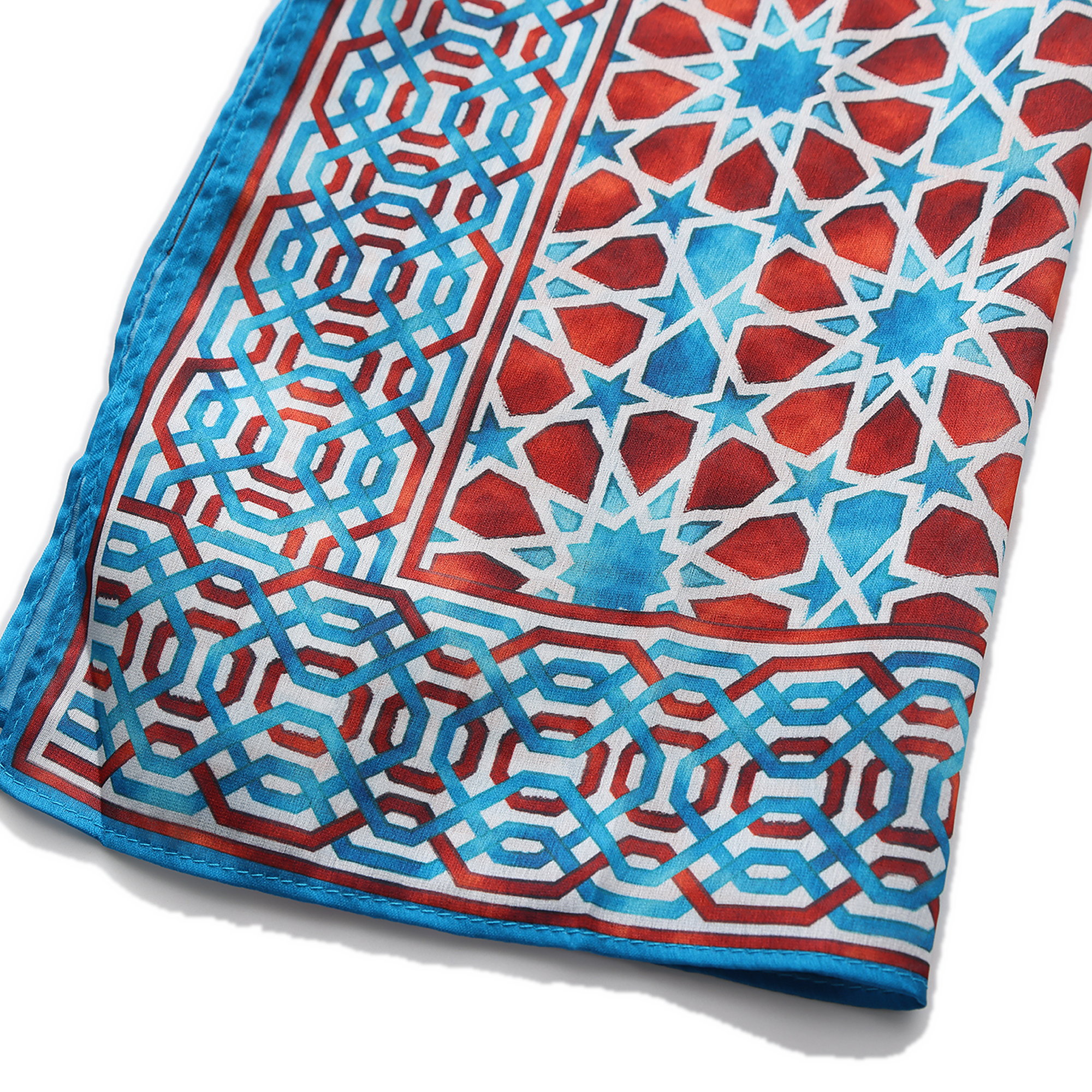 Pañuelo Fátima Marrón, Poly Satin, 180 x 65 cm — detalle del tejido 5