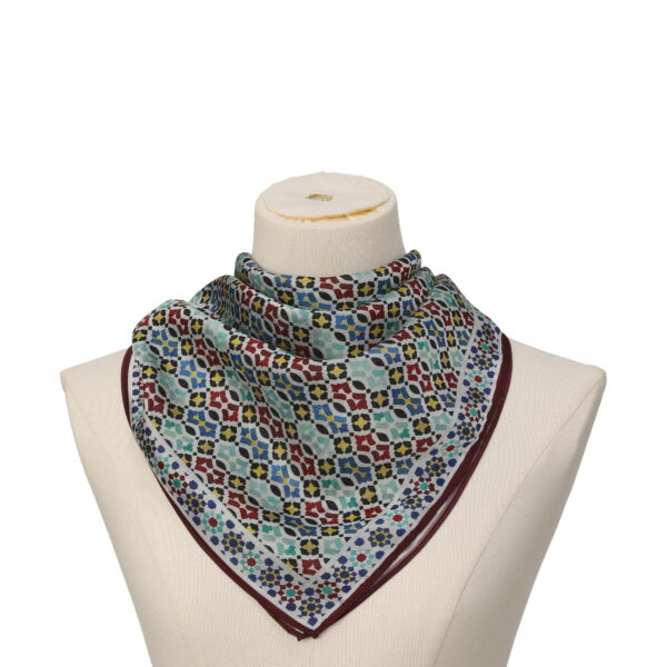 Pañuelo Zahira, Poly Satin, 70 x 70 cm