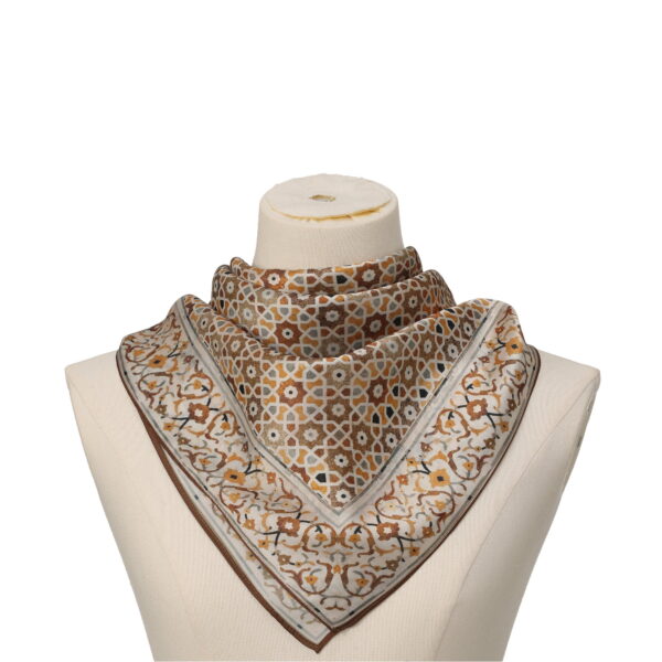 Pañuelo Yasmina, Poly Satin, 70 x 70 cm