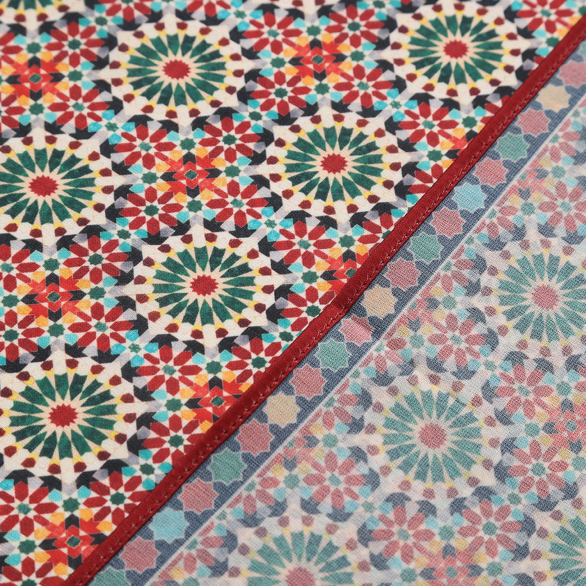 Pañuelo Zubaida, Poly Satin, 70 x 70 cm — detalle del tejido 4